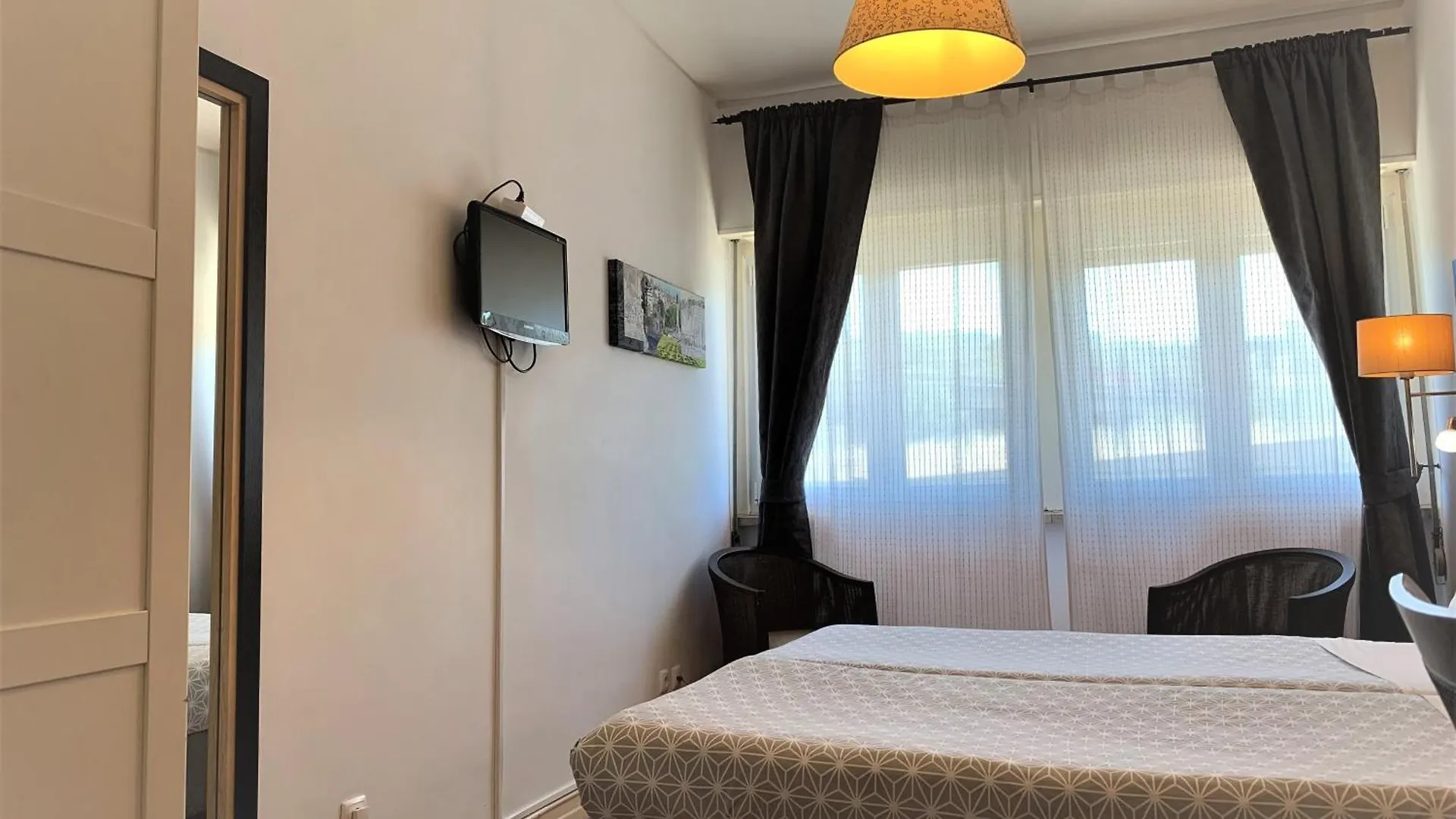 *** Gæstehus Discovery Apartment Benfica Lisboa Portugal